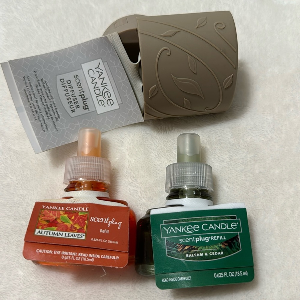 NWT Yankee Candle scent plug diffuser refill autumn leaves balsam cedar gift set